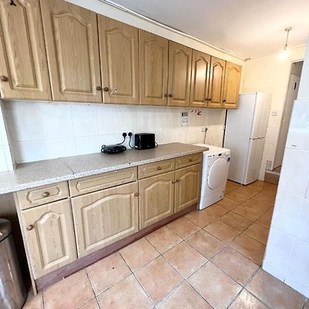 فندق Amazing New House In لندن المظهر الخارجي الصورة