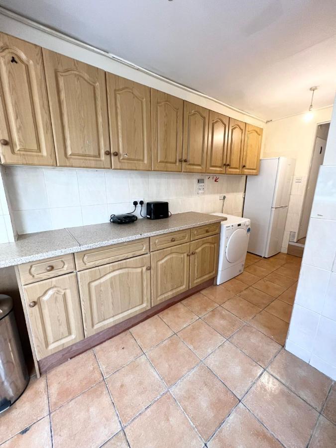 فندق Amazing New House In لندن المظهر الخارجي الصورة